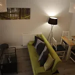 Beautiful & Quiet 2 Bed House - Lincoln Centre Next To Hospital And Just 10Min From The Cathedral