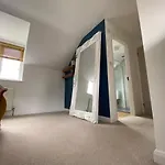 Hygge Homes - Modern 1 Bed House
