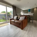 Hygge Homes - Modern 1 Bed House
