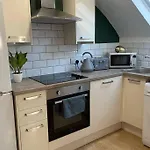 Lincoln City Centre Modern Apartment Overlooking The Canal