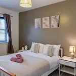 Comfortable 3 Bed Home Lincoln
