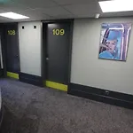 Damon\'S Hotel