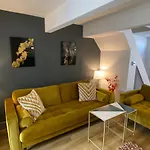 Stylish Uphill Townhouse