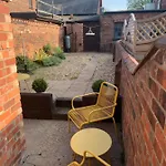 Residential 2 Bed House Near Lincoln City Centre