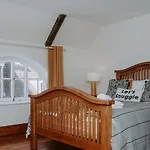 The Bailgate House