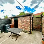 10 Langworthgate