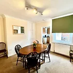 10 Langworthgate