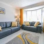 Broadway Cottage