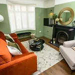 Pass The Keys Beautiful 3Bed Home With Parking In Cathedral Quarter