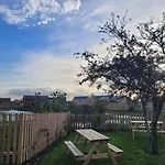 White Swan Cottage, Ashlin Farm Barns