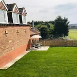 Grove Farm Old Granary, 1St Floor Loft Apartment, Includes Continental Breakfast