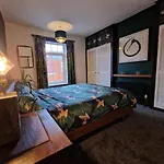 No.2 Boutique Art Townhouse 