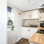 Lincoln Home Host - One Bedroom Self Contained Apartment