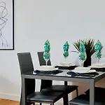 Swanky City Centre Apartment