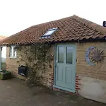 Cosy Studio Cottage