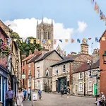 Minster Cottage - Cathedral Quarter With Permit Parking