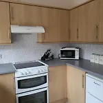 Grayz Townhouse - Free Onsite Parking For 2 Cars