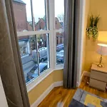 Pass The Keys The Sunny Room At Tavmar Apartments