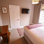17 Union Road House