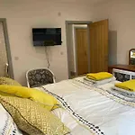 Hendrix\'S Cottage