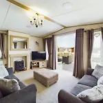 Tattershall Lakes Mini Breaks - Gibson Close