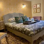 The Poplars Boutique Bb