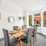 Lincoln House Close To City And University!