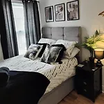 Stylish, Homely City Centre 3 Bed Property Sleeps 6