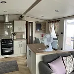 Ellis Retreats At Tattershall Lakes