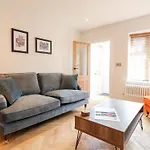 Minster Cottage - Cathedral Quarter With Permit Parking