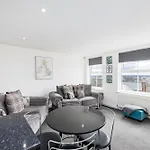 City Centre Charming 2 Bed Lovely Apartment-Snugstaff