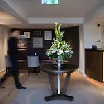 Castle Hotel & Apartments