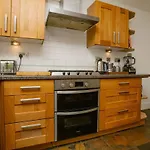 Cosy Town House Near The Castle Pass The Keys