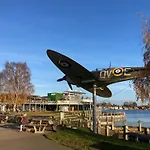 Tattershall Lakes Pet Friendly Hot Tub Breaks