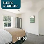 Cosy And Lovely 3-Bed Home In Lincoln By Renzo, Free Wi-Fi, Sleeps 8!