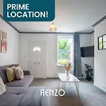 Bright And Warm Home In Lincoln By Renzo, Free Wi-Fi, Perfect For Staycations!