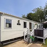 25 Kingfisher Court