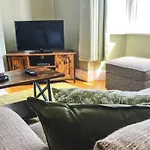 Cecil House - Stylish 2-Bed, Sleeps 5 Guests, Free Parking, Close To Cathedral, Bars & Restaurants