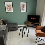 Beautiful Home In Lincoln - Private Parking