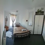Charming Lincoln Cottage Family & Pet-Friendly