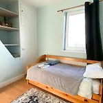 7Nights Savings L Modern 2-Bed Flat By Broad Meadow Stays L Sleeps 4 L 3 Beds L Couples, Families, Students L Short Lets L Lincoln L Free Wi-Fi & Parking