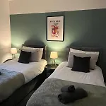 Stylish Townhouse In Lincoln