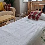 Spacious 1 Bedroom Near Lincoln City Centre Amenities