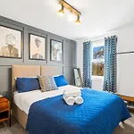 4 Bed Luxury Townhouse - Parking - Lincoln