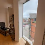 Central, Modern And Peaceful, Lovely Cathedral Views, Two-Bed Apartment With 40\