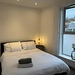 Central, Modern And Peaceful, Lovely Cathedral Views, Two-Bed Apartment With 40\