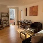 Central, Modern And Peaceful, Lovely Cathedral Views, Two-Bed Apartment With 40\