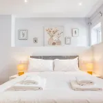 Suite 3 - 1 Bed Apartment King Size Bed