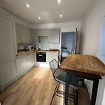 Stylish And Private In The Cathedral Quarter
