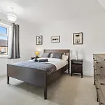 Perfect Home For Business & Leisure With Free Parking And Fast Wi-Fi